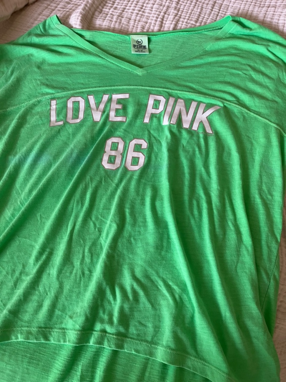 PINK Victoria's Secret Neon Green 'LOVE PINK 86' V‑Neck Tee